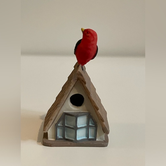Lenox Scarlet Tanager On Birdhouse Thimble Miniature  1 7/8” - Home Decor - Bird - Picture 1 of 7